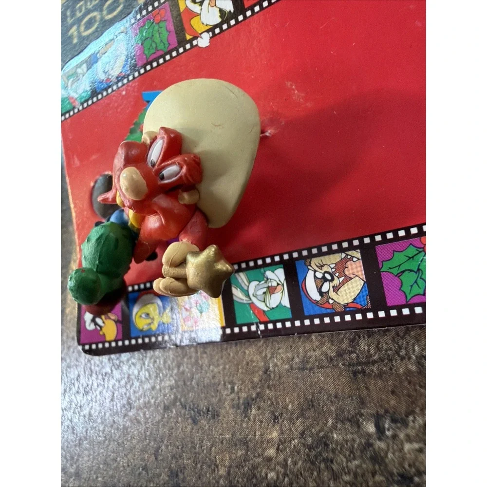 Vtg Looney Tunes Miniature Christmas Ornaments Lot 4 Wile E Coyote Daffy Sam 90s